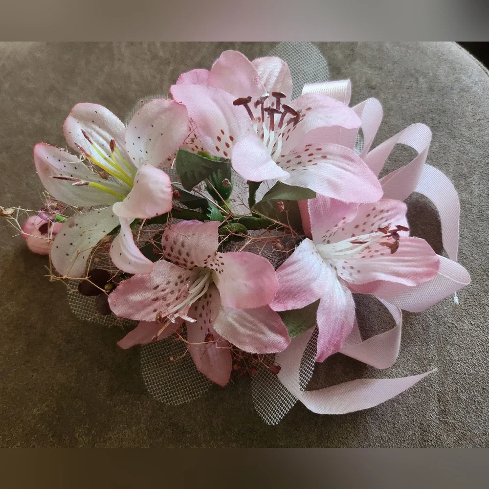 Wedding Lilly Pin